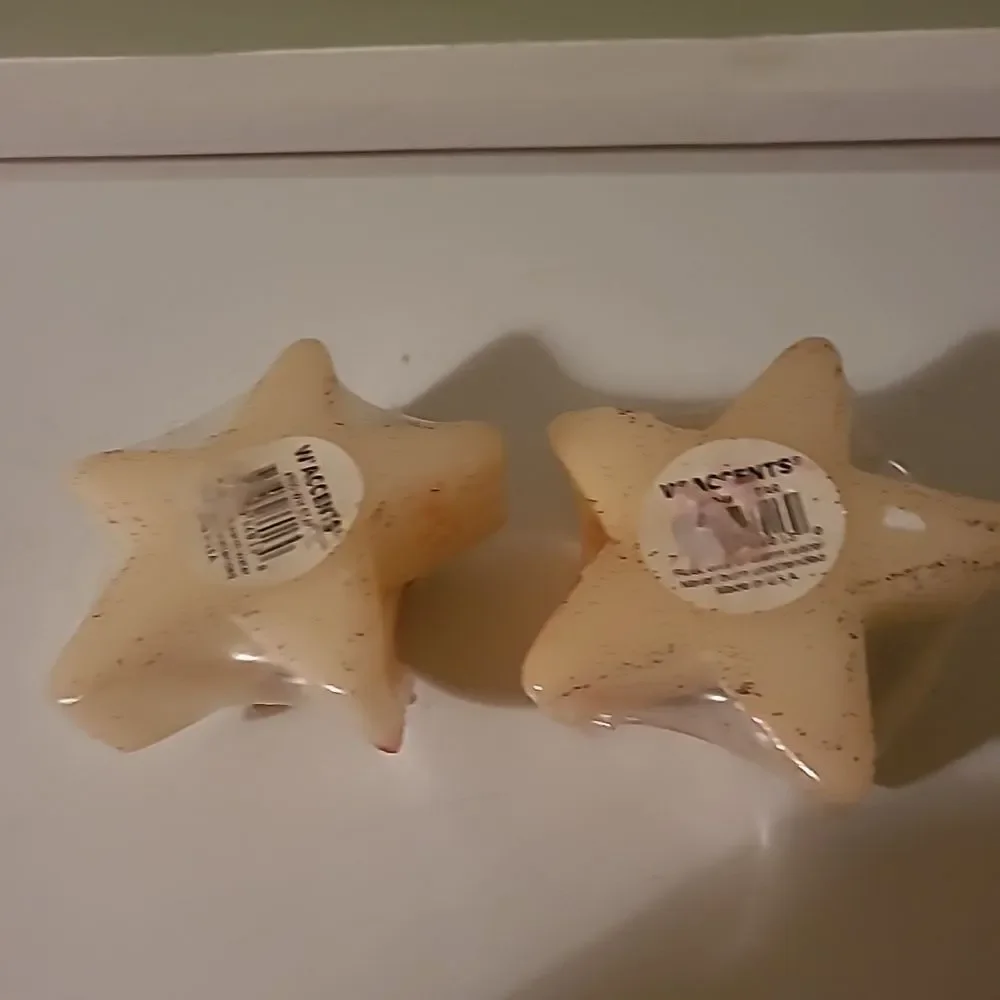 W accents Floating Candles